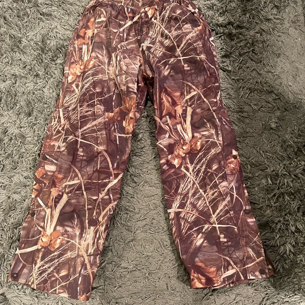 Cabela’s waterproof hunting pants
